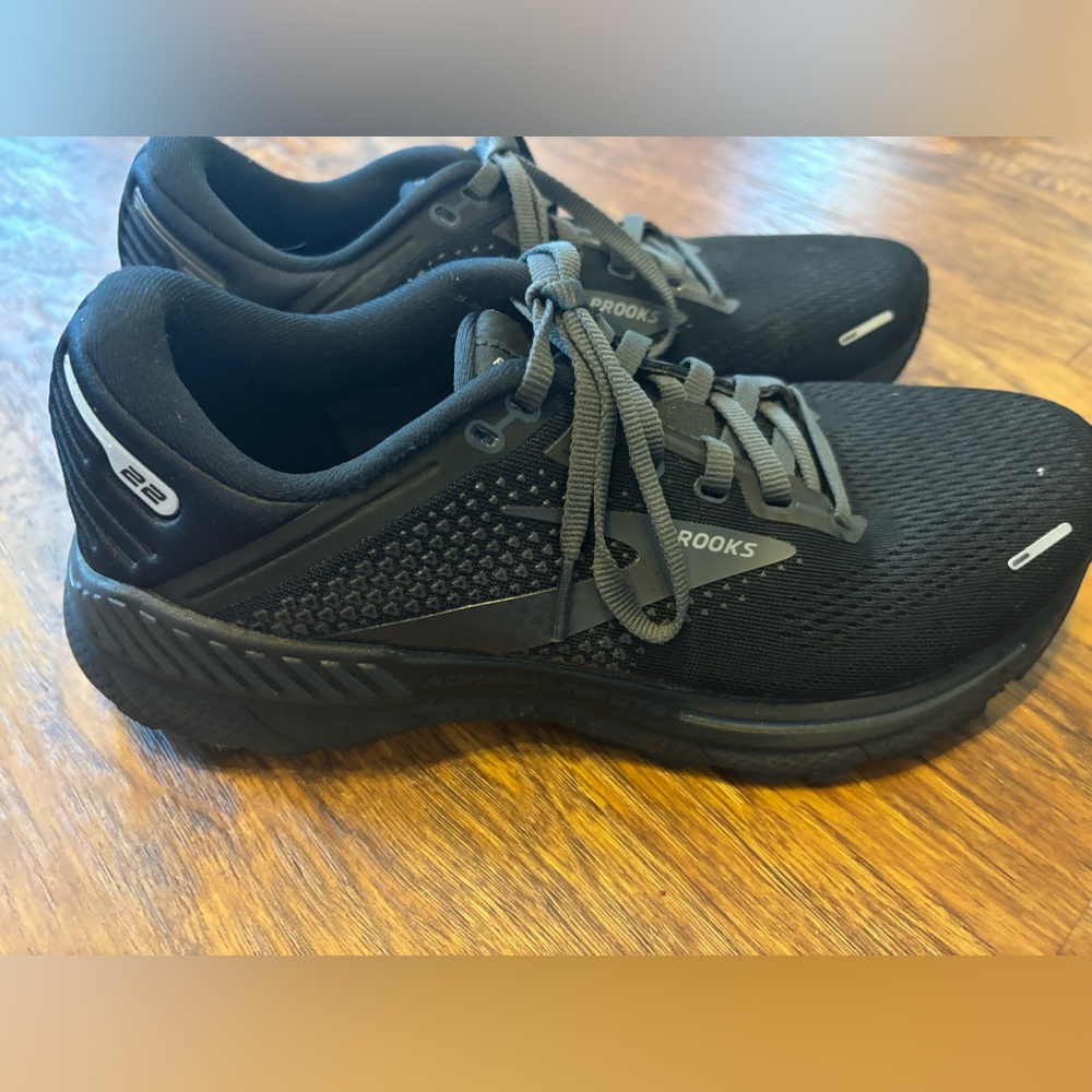 Brooks adrenaline tennis shoes